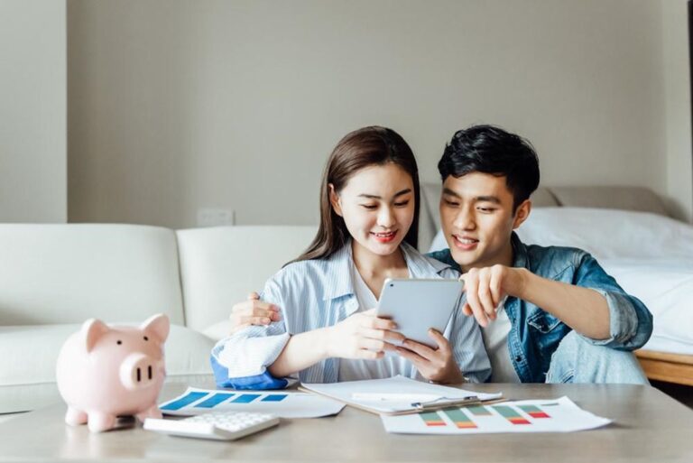 Cara Mengatur Keuangan Pasangan Muda agar Harmonis