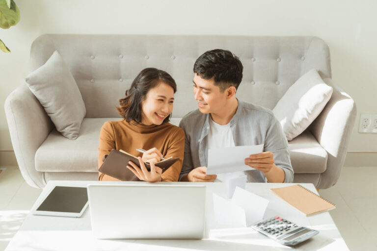 Cara Mengatur Keuangan Pasangan Muda agar Harmonis